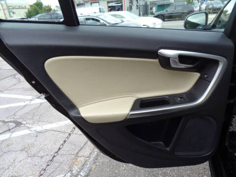 2017 Volvo S60 T5 Dynamic