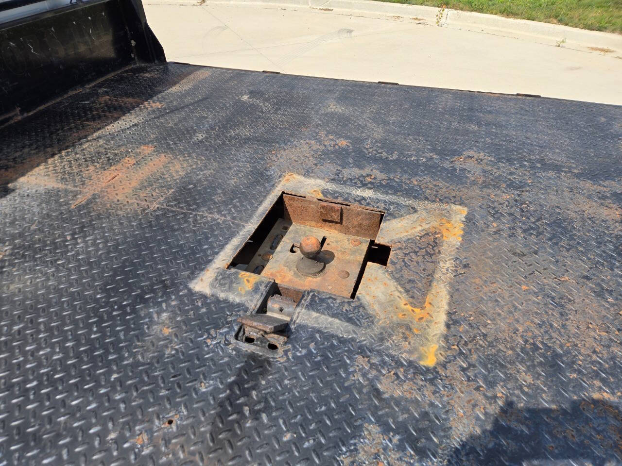 2004 Ford F-550 Super Duty 22