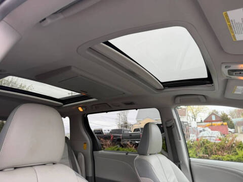 2014 Toyota Sienna Limited 7-Passenger