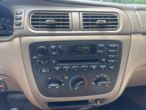 2006 Ford Taurus SE