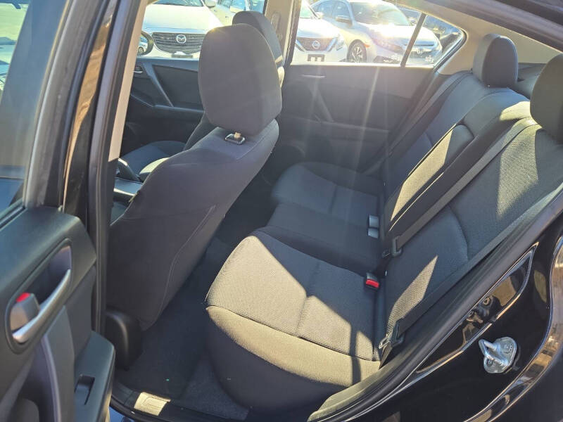 2011 Mazda MAZDA3 i Touring