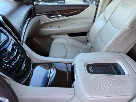 2017 Cadillac Escalade Luxury