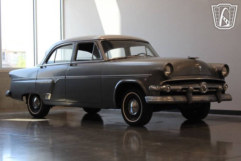 1954 Ford Crestline