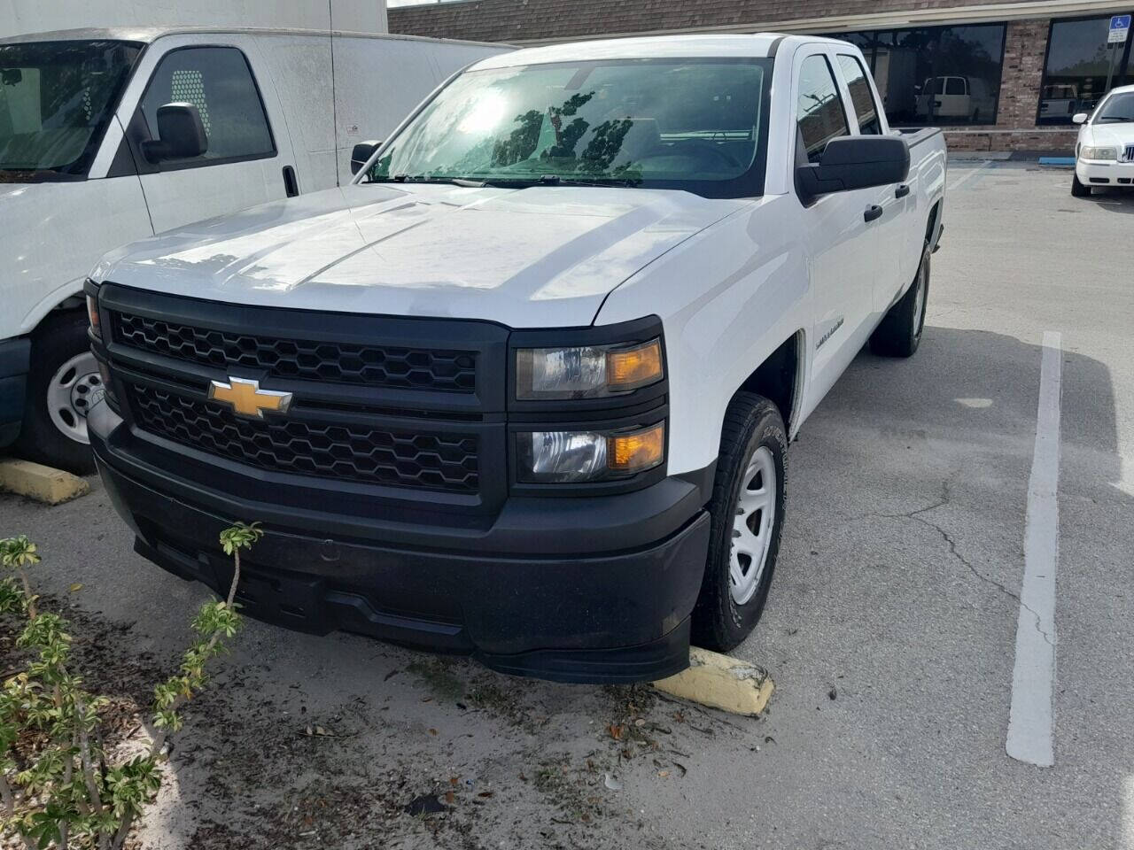 2014 Chevrolet Silverado Pickup - $11,500