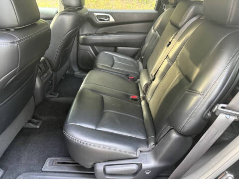 2017 Nissan Pathfinder SL