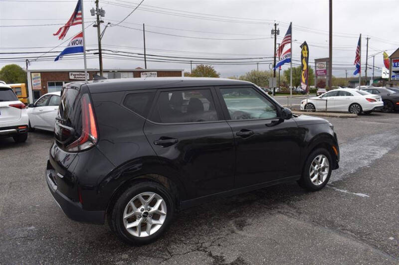 2023 Kia Soul LX