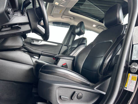 2025 Ford Escape Platinum