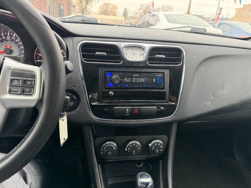 2012 Chrysler 200 Touring