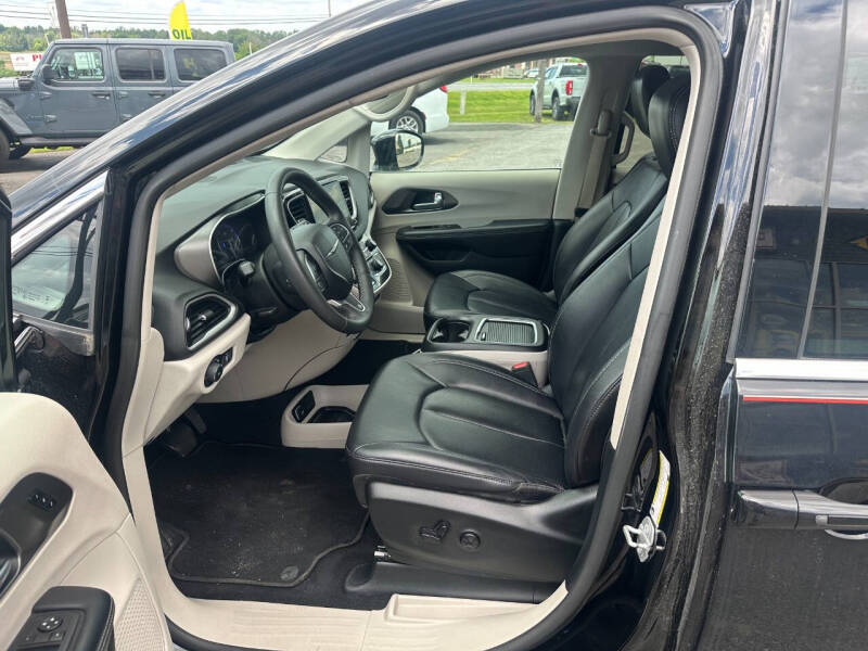 2024 Chrysler Pacifica Touring L