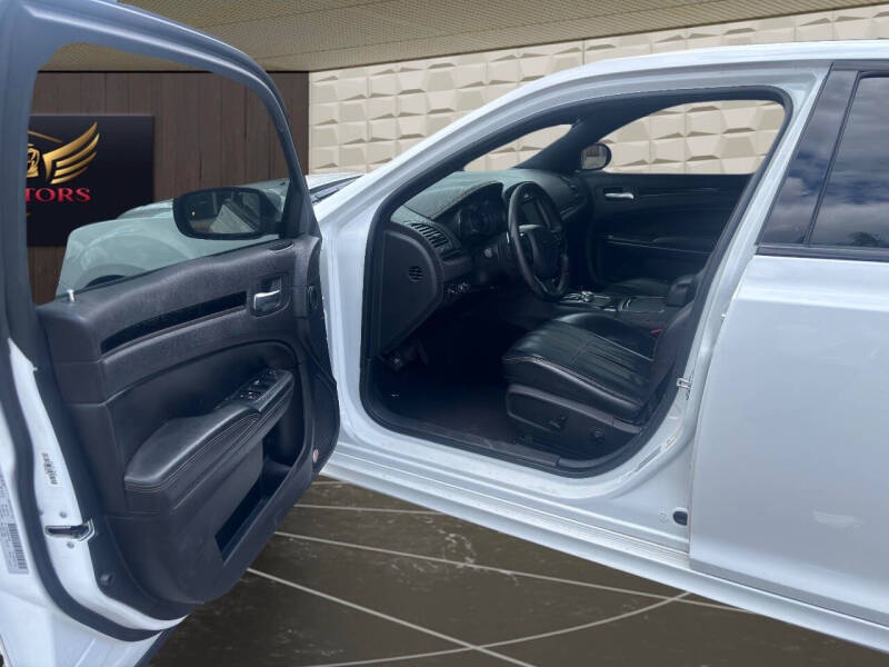 2016 Chrysler 300 S