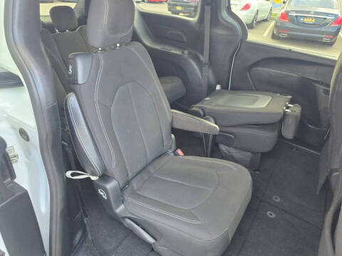 2020 Chrysler Pacifica Touring