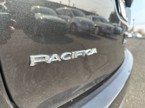 2021 Chrysler Pacifica Touring L