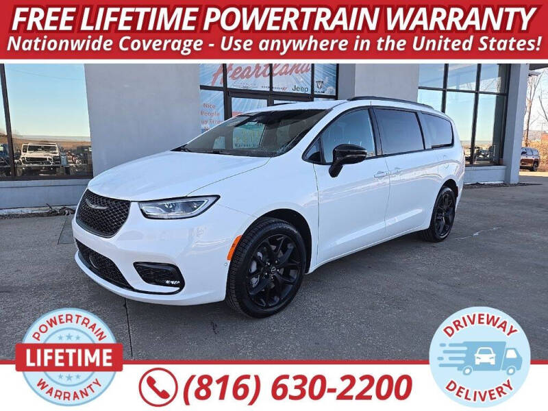 2026 Chrysler Pacifica Select