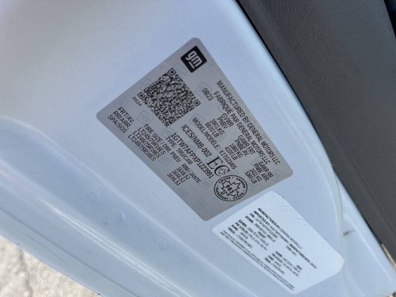 2023 GMC Savana 2500