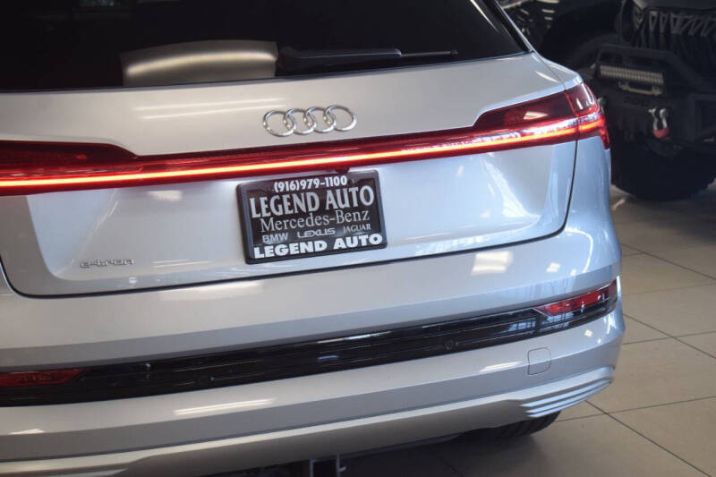 2019 Audi e-tron quattro Prestige