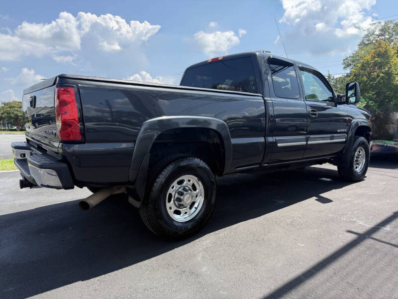 2004 Chevrolet Silverado 2500HD LS