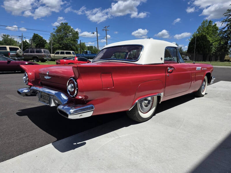 1957 Ford Thunderbird