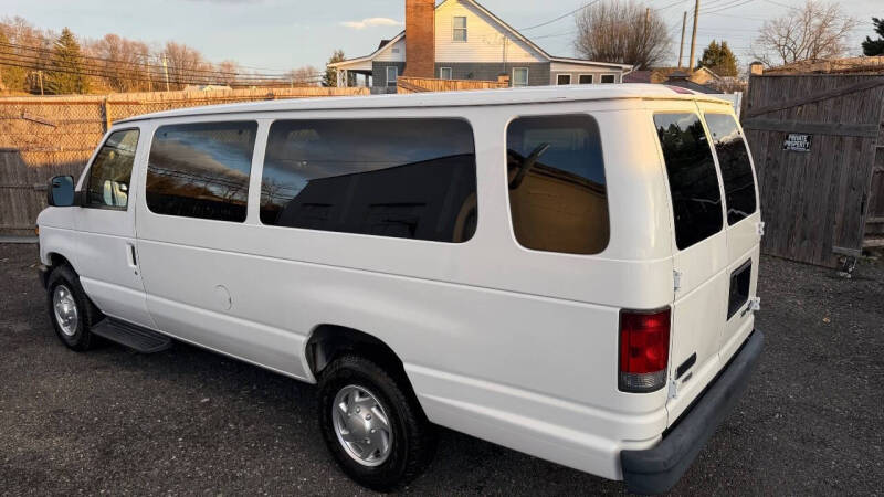 2011 Ford E-Series E-350 SD XL