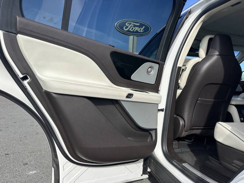 2022 Lincoln Aviator Black Label