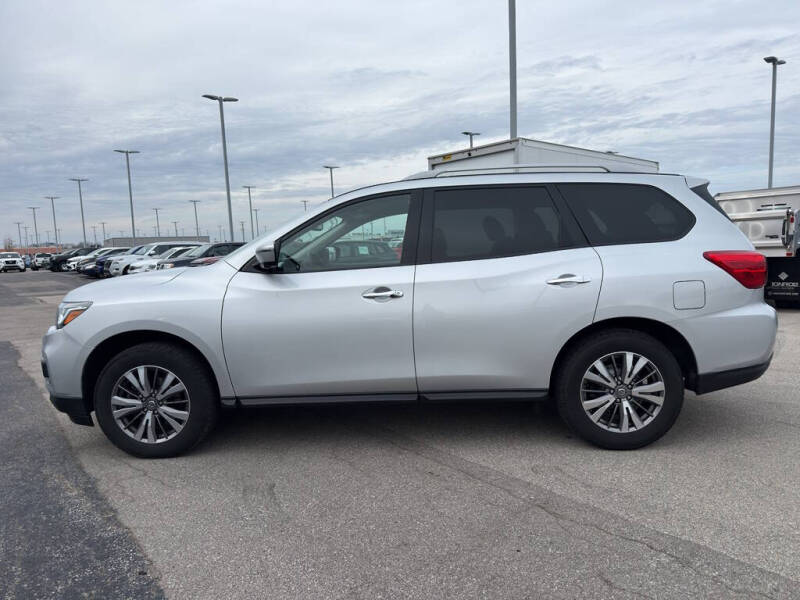 2020 Nissan Pathfinder SL