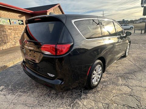 2021 Chrysler Voyager L