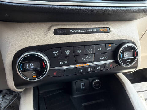 2020 Ford Escape Titanium