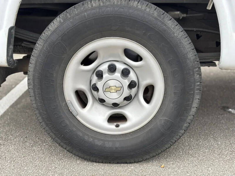 2023 Chevrolet Express 2500