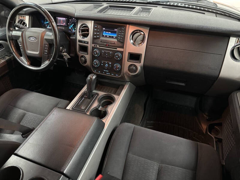 2017 Ford Expedition EL XLT