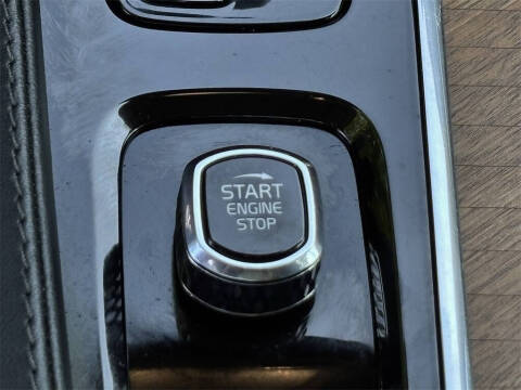 2023 Volvo XC90 B5 Plus Bright Theme