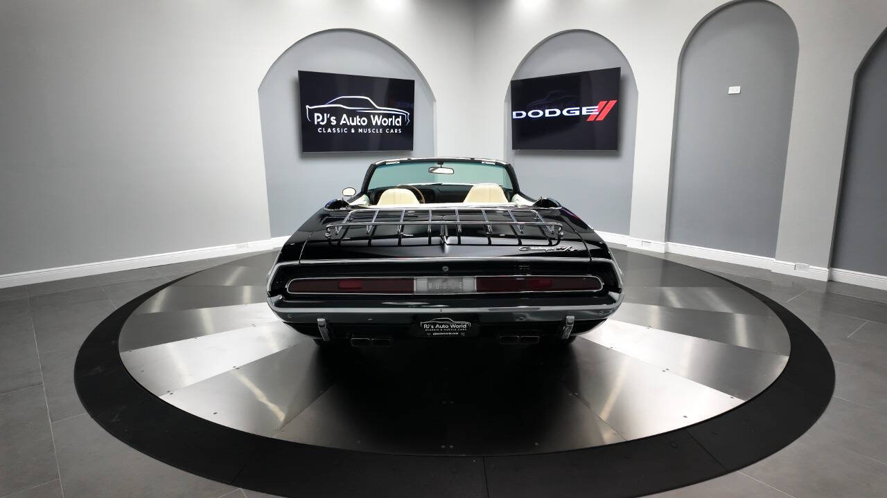 1970 Dodge Challenger 36