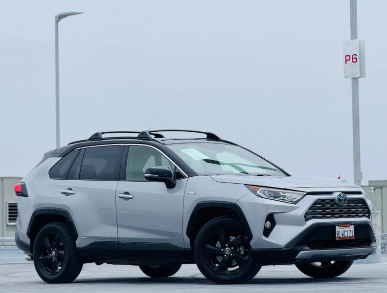 2019 Toyota RAV4 XSE photo 4