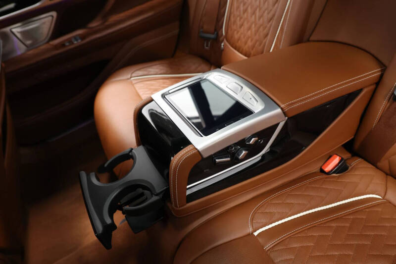 2022 BMW 7 Series M760i xDrive