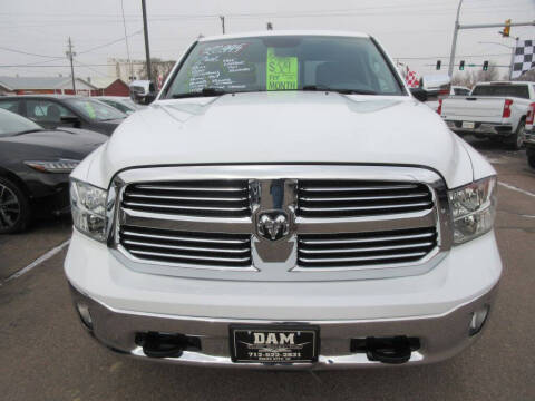 2016 RAM 1500 SLT