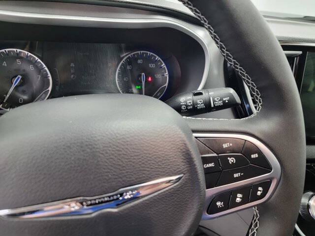 2026 Chrysler Voyager LX