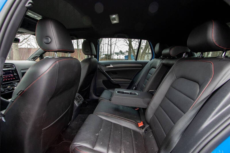 2021 Volkswagen Golf GTI SE