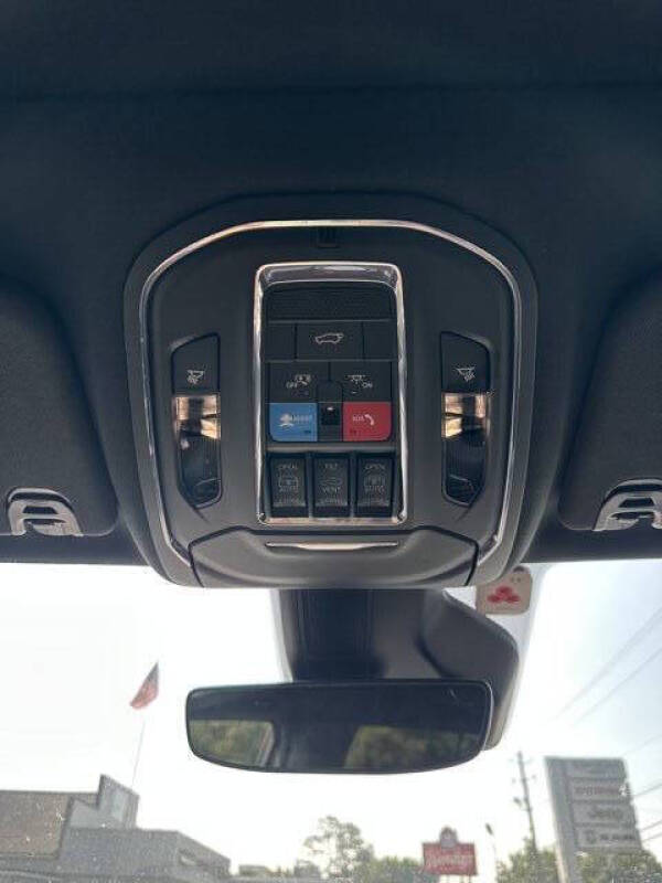 2023 Jeep Wagoneer Carbide