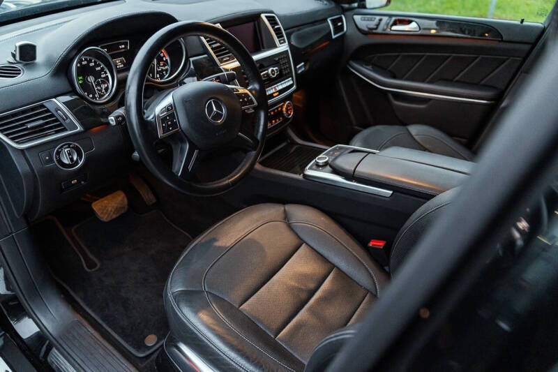 2015 Mercedes-Benz GL-Class GL 550 4MATIC
