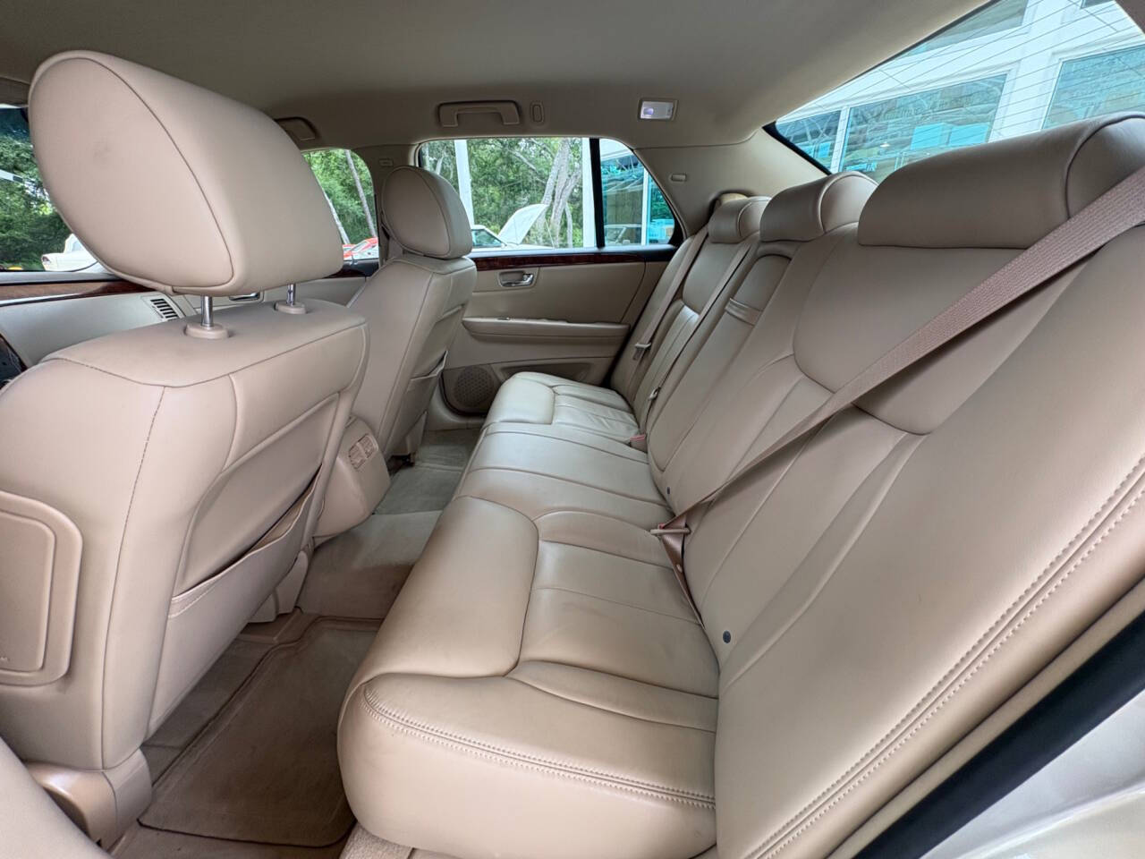 2007 Cadillac DTS 29