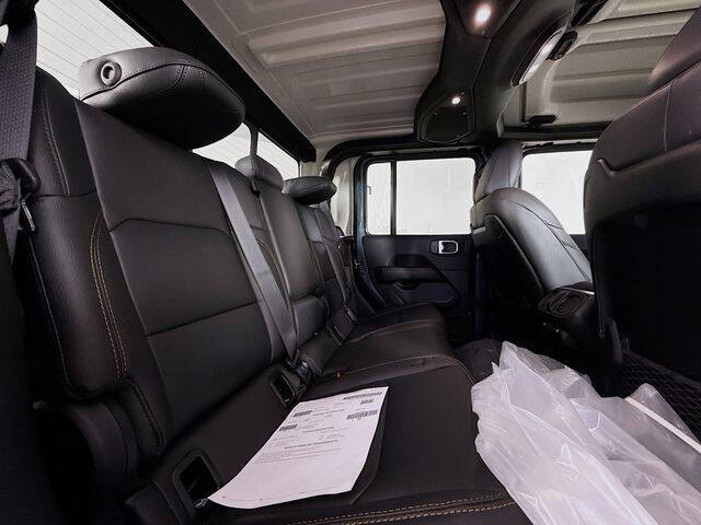 2025 Jeep Gladiator High Tide