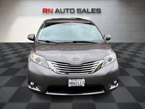 2015 Toyota Sienna XLE Premium 8-Passenger