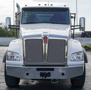 2023 Kenworth T880