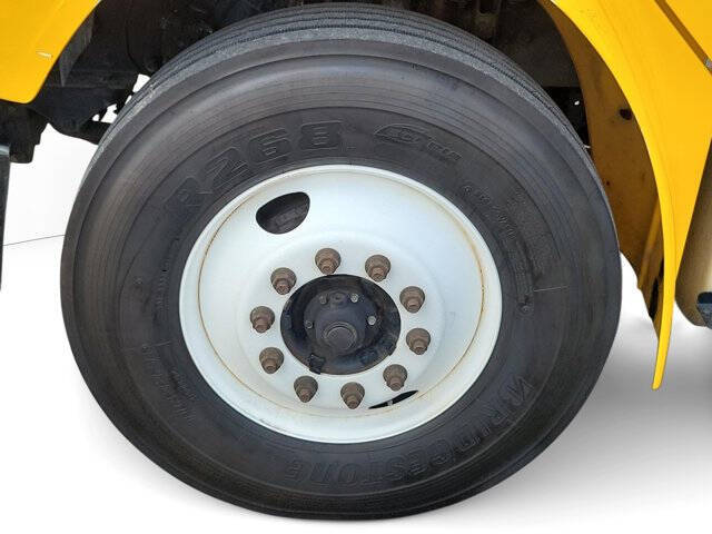 2019 Freightliner M2 106