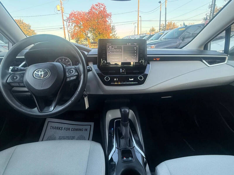 2022 Toyota Corolla LE