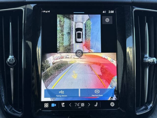 2025 Volvo XC60 B5 Plus Dark Theme