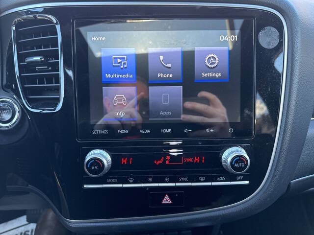 2020 Mitsubishi Outlander LE