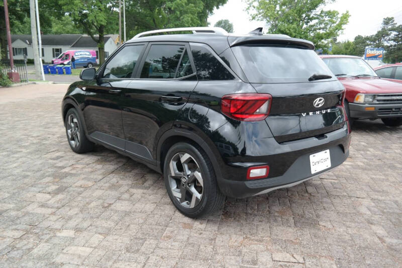 2021 Hyundai Venue SEL