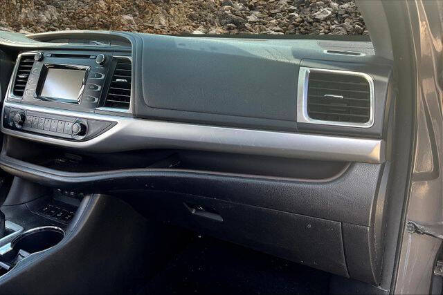 2017 Toyota Highlander LE