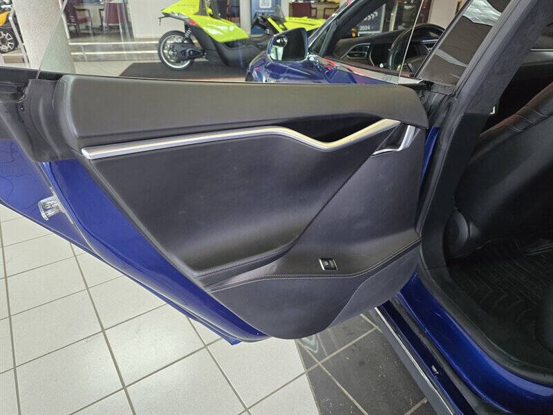 2015 Tesla Model S 70D