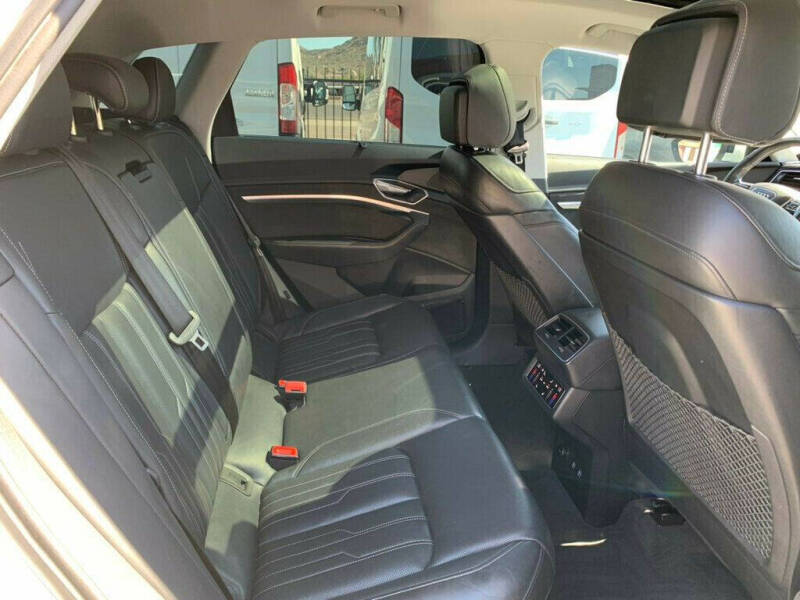 2019 Audi e-tron quattro Prestige