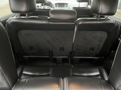 2020 Nissan Pathfinder SL